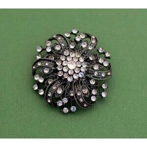 Vintage Victorian Rhinestone Brooch K9